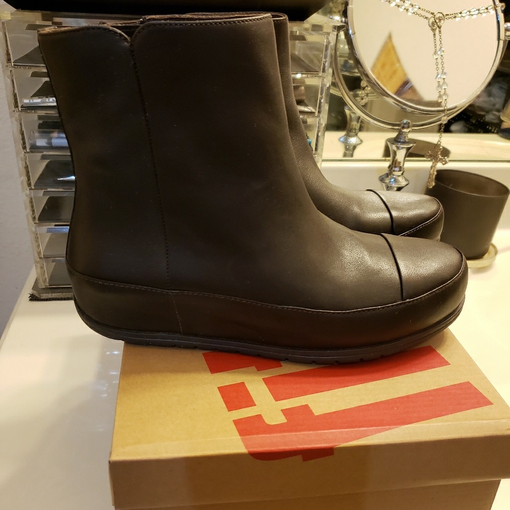 *SOLD-FitFlop Brown Leather Boots Sz 6